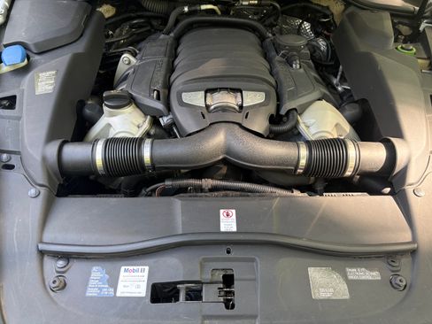 Used 2013 Porsche Cayenne S AWD/4WD image 17