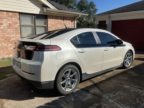 Used 2012 Chevrolet Volt Premium w/ Premium Trim Package image 5