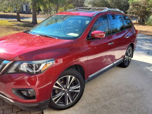Used 2018 Nissan Pathfinder Platinum image 4