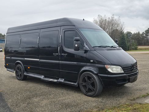 Used 2004 Dodge Sprinter 2500 w/ PWR Convenience Group image 9