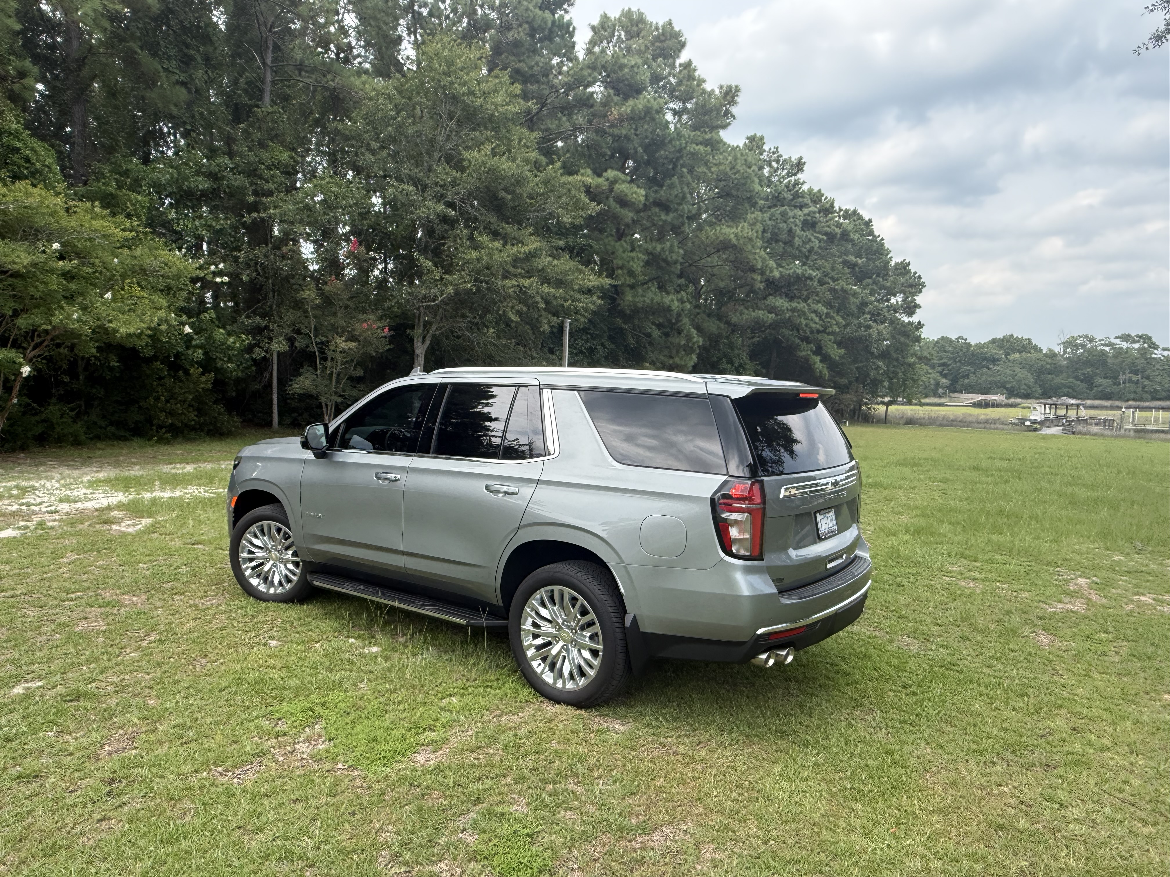 Used 2024 Chevrolet Tahoe Premier w/ Premium Package 2 AWD/4WD image 5