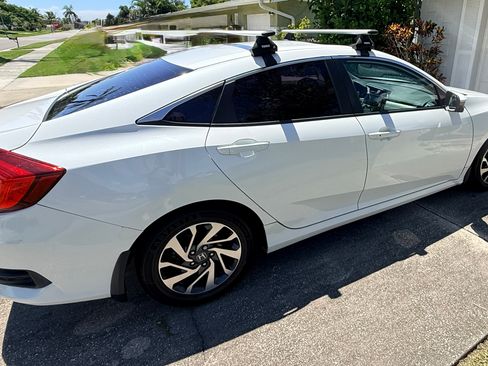 Used 2016 Honda Civic EX image 4