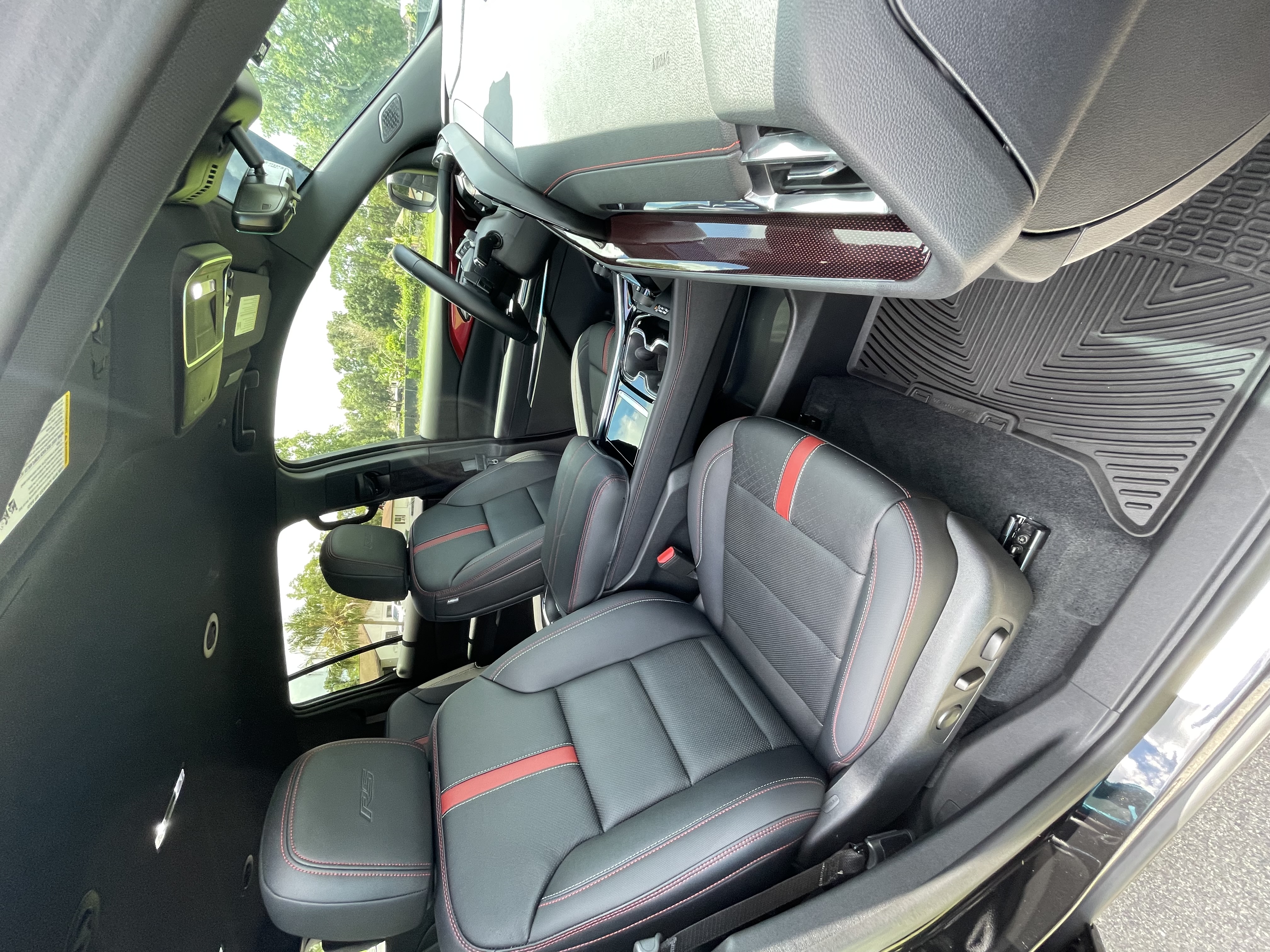 Used 2026 Chevrolet Traverse RS FWD image 9