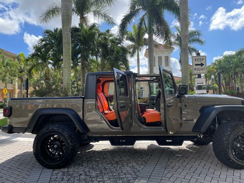 Used 2020 Jeep Gladiator Sport w/ Quick Order Package 24S image 12