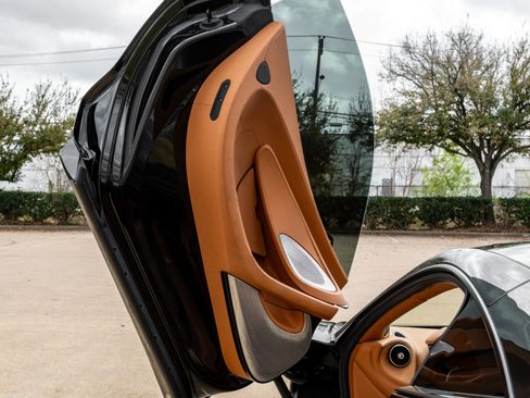 Used 2020 McLaren GT image 8