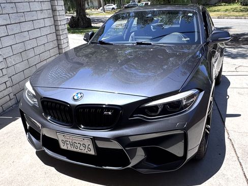 Used 2018 BMW M2 w/ Executive Package RWD image 2