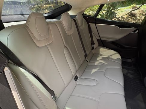 Used 2013 Tesla Model S Performance RWD image 13