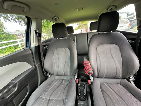 Used 2014 Chevrolet Sonic LT FWD image 17