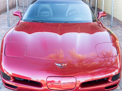 Used 2000 Chevrolet Corvette Coupe w/ Memory Pkg RWD image 9
