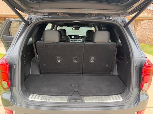 Used 2021 Hyundai Palisade Calligraphy image 12