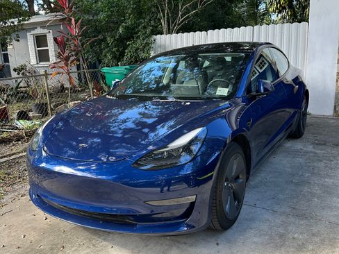 Used 2022 Tesla Model 3 Long Range image 1