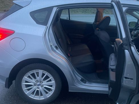 Used 2018 Subaru Impreza 2.0i Premium image 8