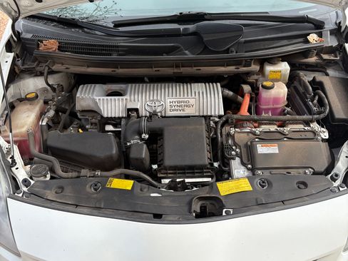 Used 2013 Toyota Prius Five image 6