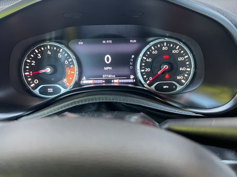 Used 2018 Jeep Renegade Trailhawk w/ UConnect 8.4 Nav Group image 12