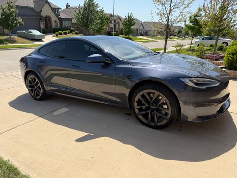 Used 2021 Tesla Model S Plaid image 5