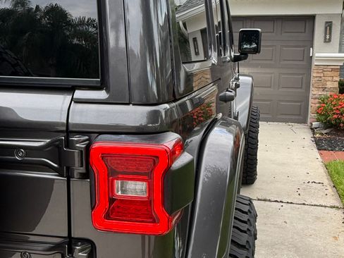 Used 2020 Jeep Wrangler Unlimited Sahara AWD/4WD image 11
