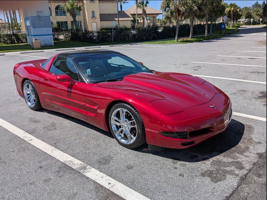 Used 2000 Chevrolet Corvette Coupe w/ Memory Pkg RWD image 4