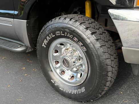 Used 2002 Ford Excursion XLT AWD/4WD image 10