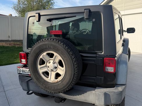 Used 2012 Jeep Wrangler Unlimited Sport AWD/4WD image 4