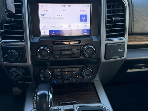 Used 2019 Ford F150 Lariat w/ Trailer Tow Package AWD/4WD image 11