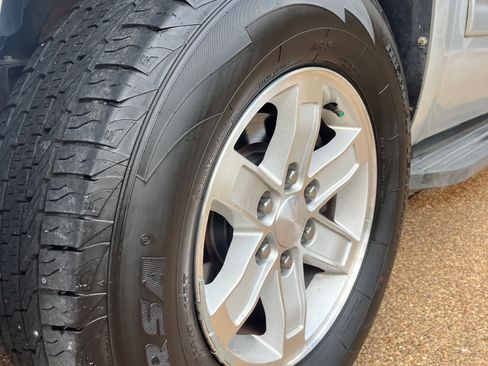 Used 2014 GMC Yukon XL SLT w/ SLT-2 Equipment Package image 4