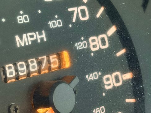 Used 1995 Nissan Pickup 2WD Regular Cab image 6