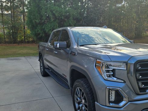 Used 2021 GMC Sierra 1500 AT4 w/ AT4 Value Package image 2