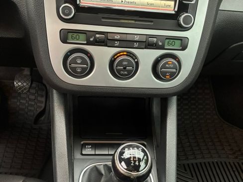 Used 2009 Volkswagen Eos Komfort FWD image 19