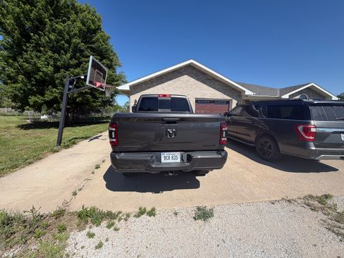 Used 2024 RAM 2500 Laramie w/ Night Edition AWD/4WD image 9