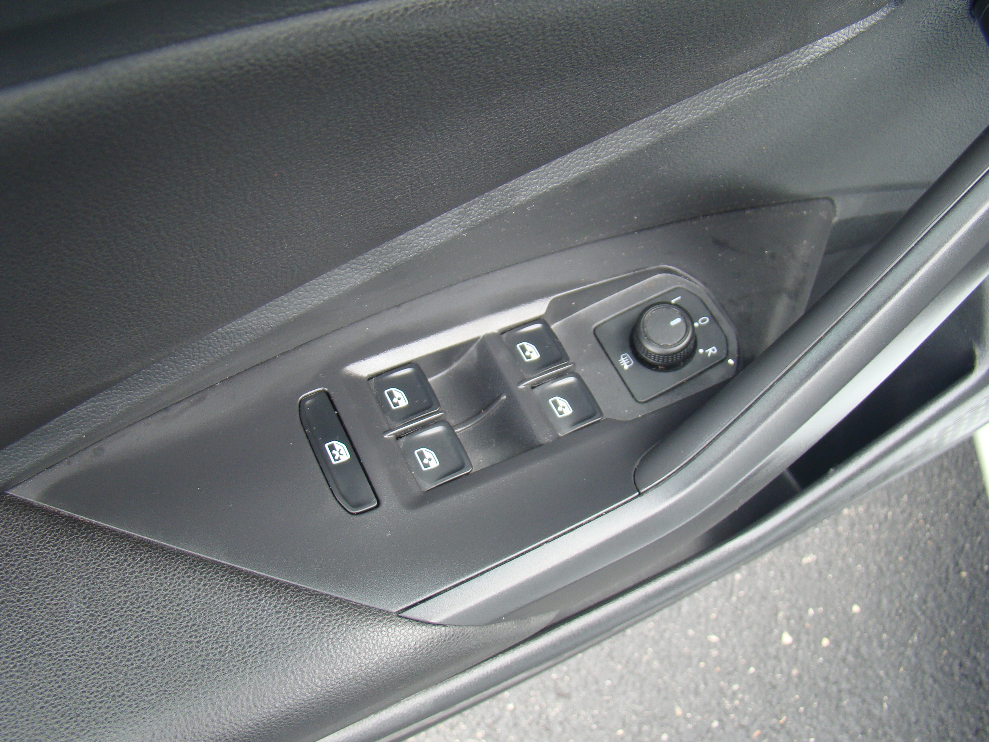 Used 2019 Volkswagen Jetta R-Line FWD image 14