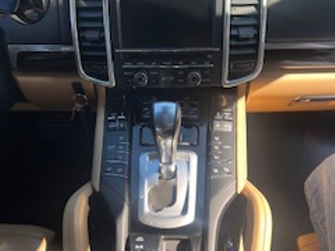 Used 2016 Porsche Cayenne image 12