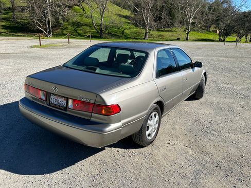 Used 2001 Toyota Camry CE image 6