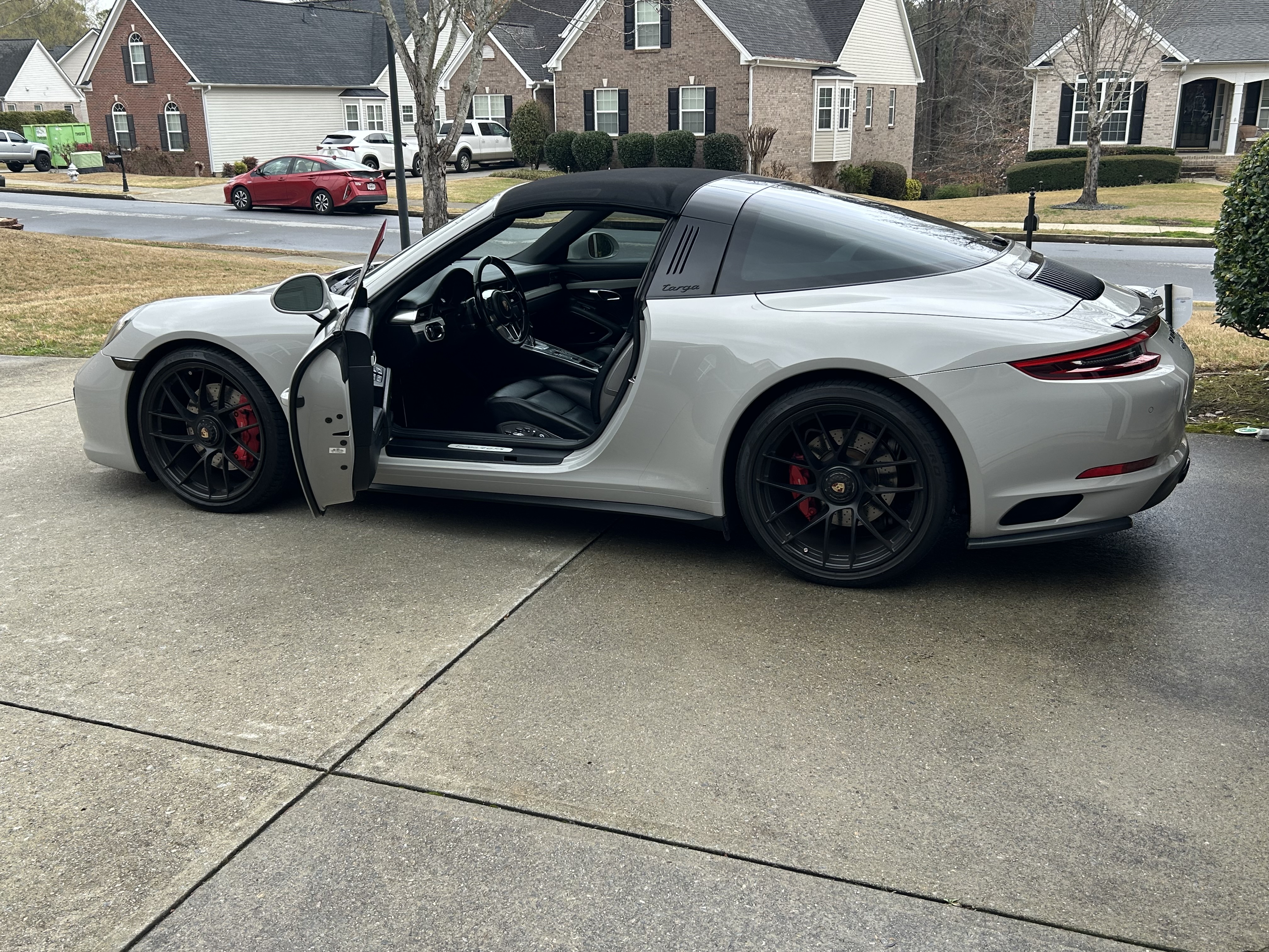Used 2018 Porsche 911 Targa 4 GTS AWD/4WD image 8