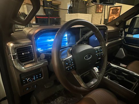 Used 2025 Ford F350 King Ranch w/ FX4 Off-Road Package image 8