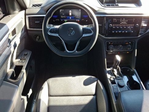 Used 2022 Volkswagen Atlas Cross Sport SEL R-Line image 10