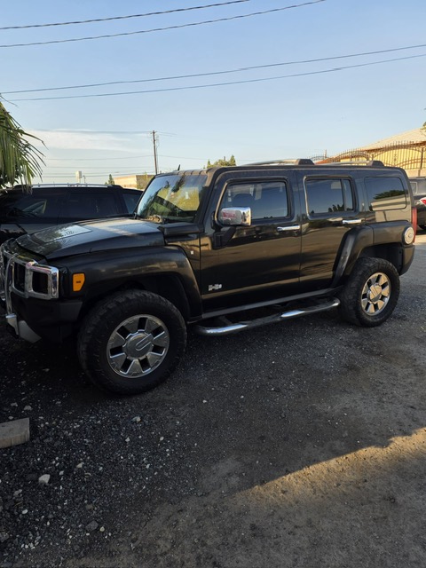 Used 2008 HUMMER H3 AWD/4WD image 2