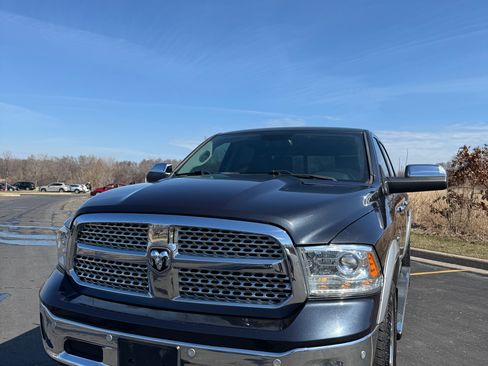 Used 2017 RAM 1500 Laramie w/ Convenience Group image 4