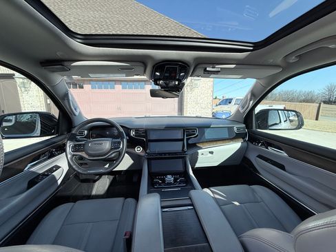 Used 2023 Jeep Grand Wagoneer 4WD w/ Convenience Group III image 10