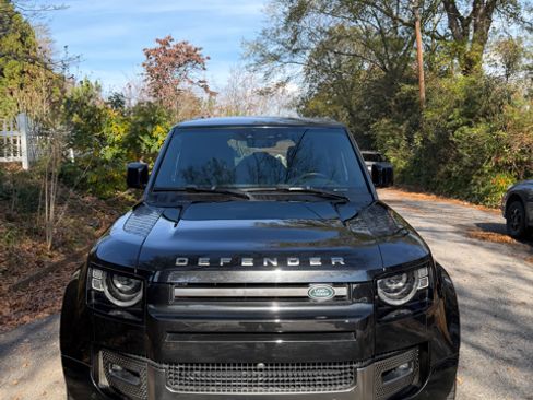 Used 2021 Land Rover Defender 110 X image 5