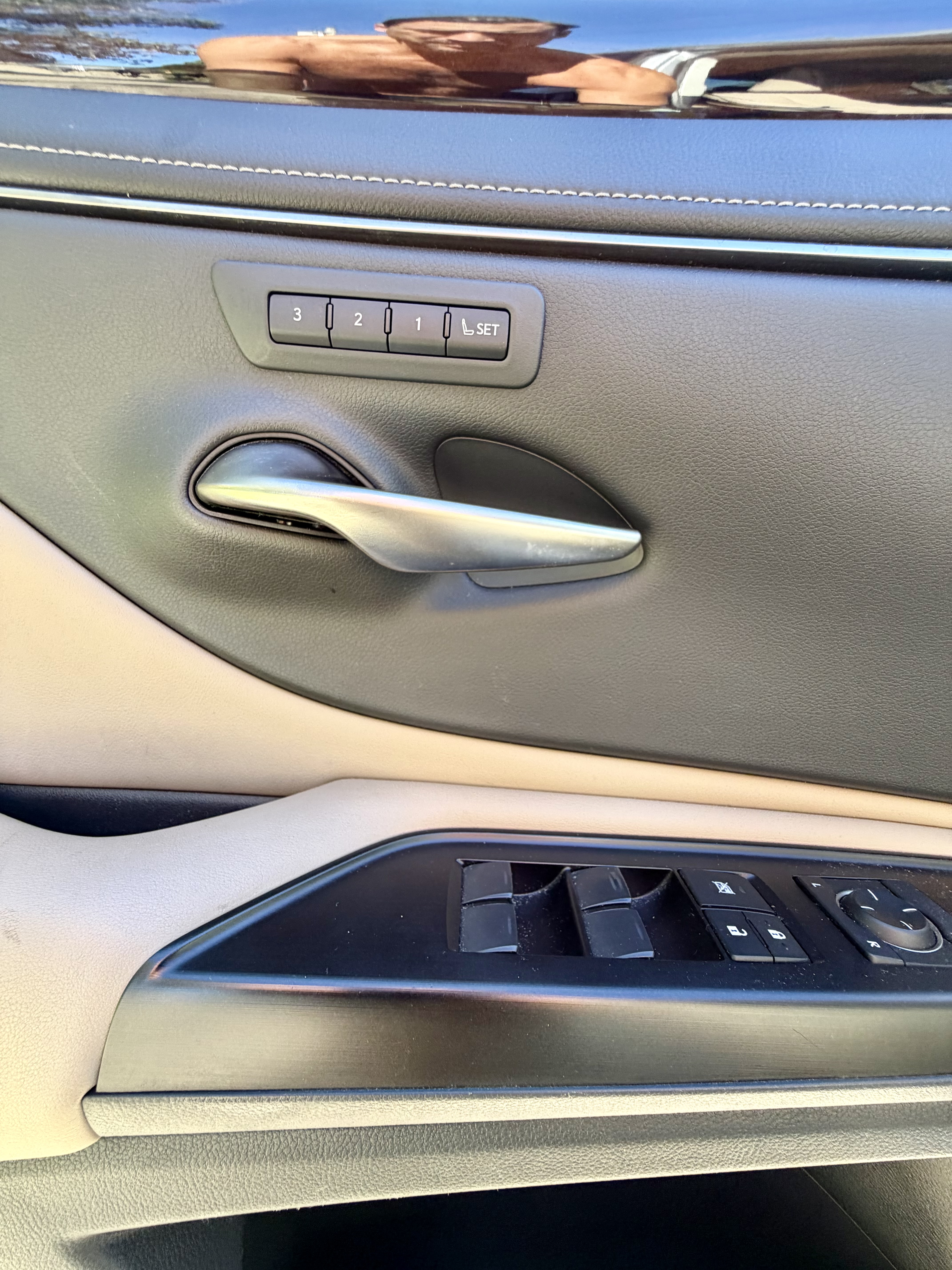 Used 2019 Lexus ES 300h FWD image 15