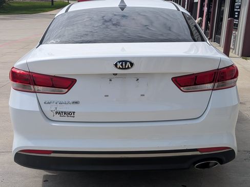 Used 2017 Kia Optima LX FWD image 5