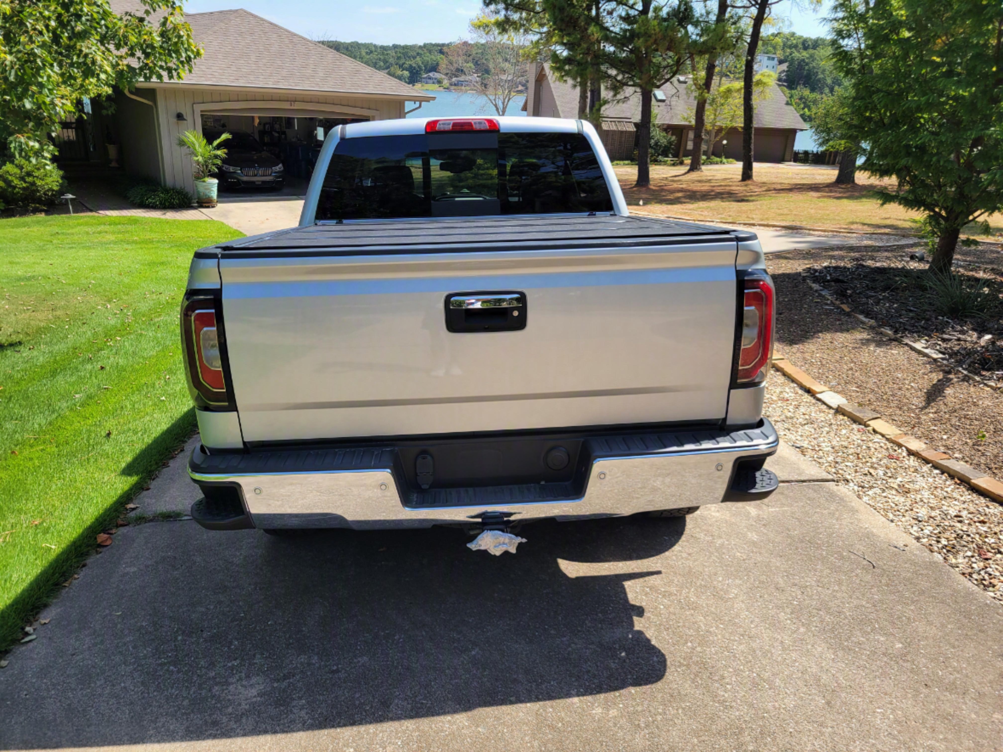 Used 2016 GMC Sierra 1500 SLT w/ SLT Premium Package AWD/4WD image 2