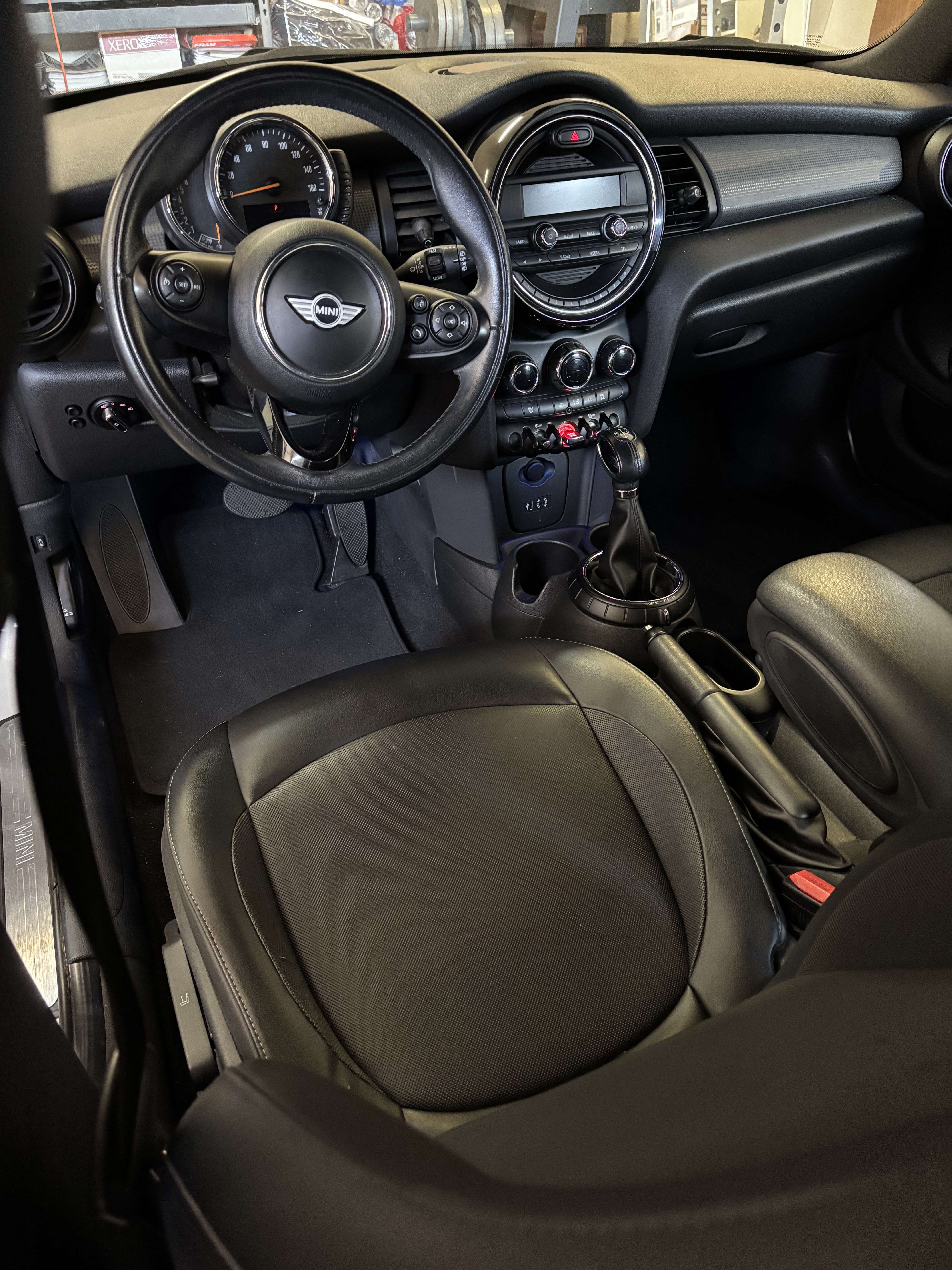 Used 2015 MINI Cooper 4-Door Hardtop FWD image 11
