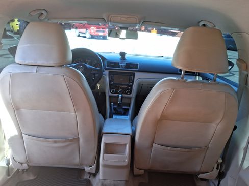 Used 2012 Volkswagen Passat 2.5 SE image 13