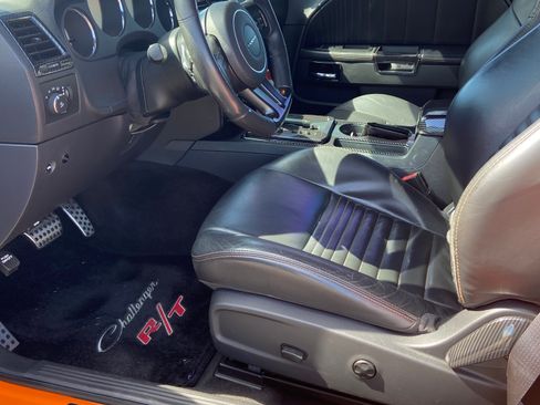 Used 2014 Dodge Challenger R/T RWD image 10