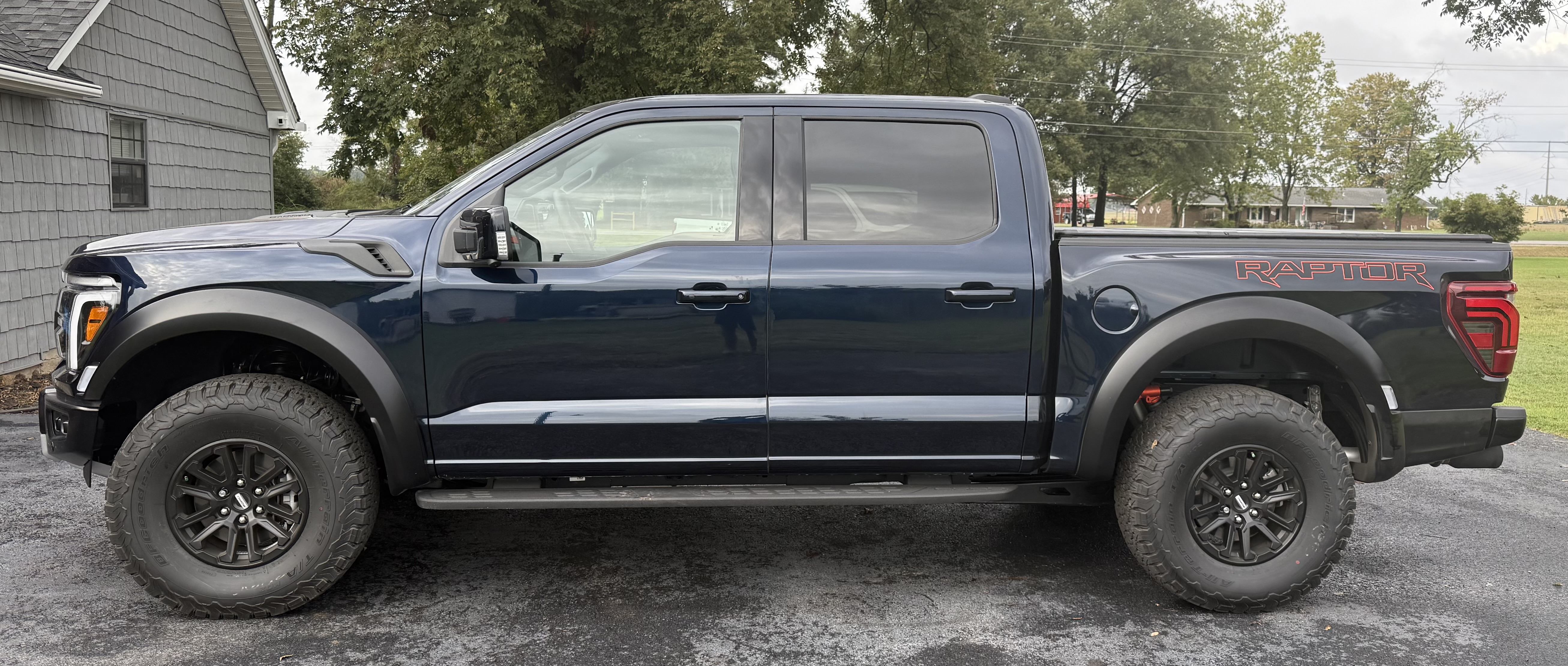 Used 2025 Ford F150 Raptor AWD/4WD image 3