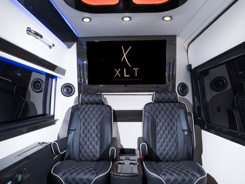 Used 2023 Mercedes-Benz Sprinter 3500 image 5