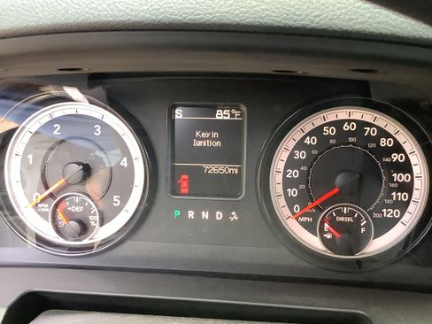 Used 2015 RAM 2500 Tradesman w/ Chrome Appearance Group AWD/4WD image 8