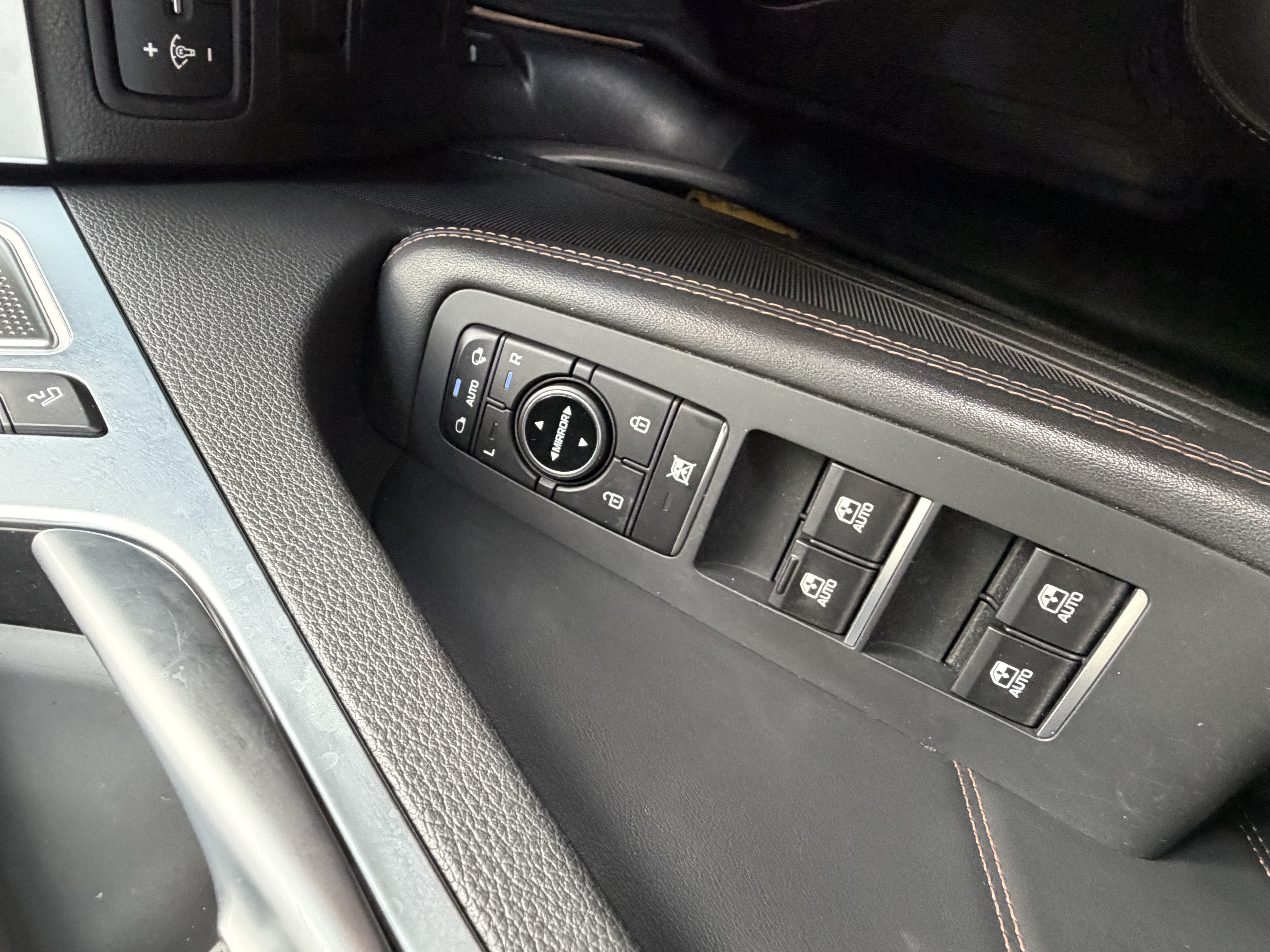 Used 2018 Genesis G80 3.3T Sport AWD/4WD image 15
