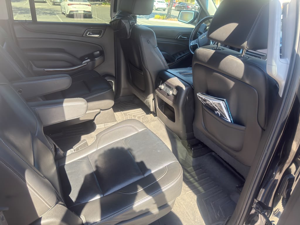 Used 2015 Chevrolet Suburban LT w/ Luxury Package RWD image 8